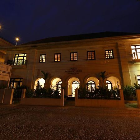 Alpha Old Court House Hotel Kochi Bagian luar foto