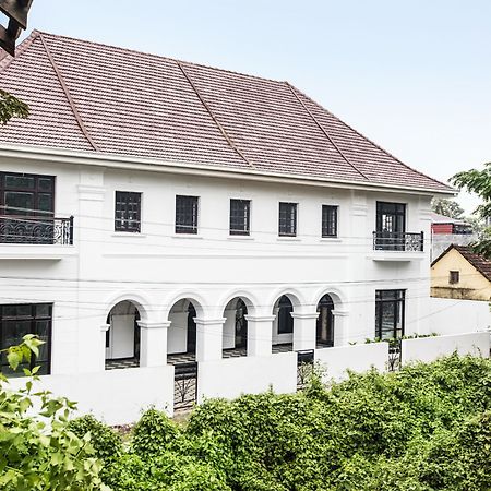 Alpha Old Court House Hotel Kochi Bagian luar foto