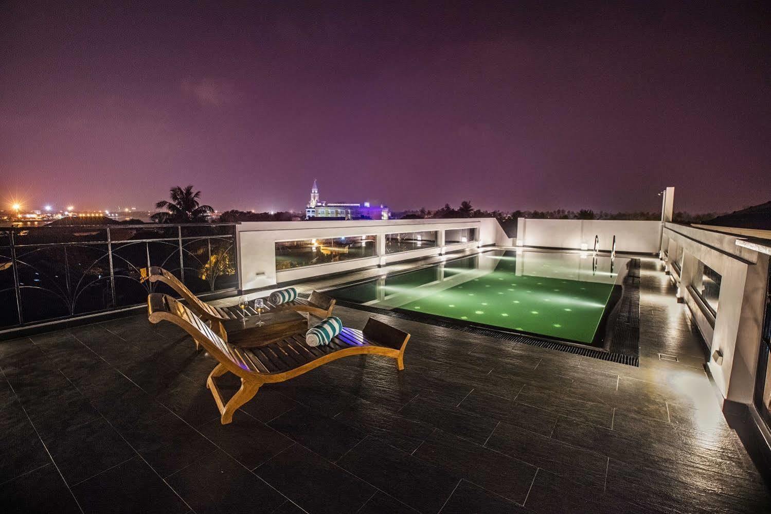 Alpha Old Court House Hotel Kochi Bagian luar foto